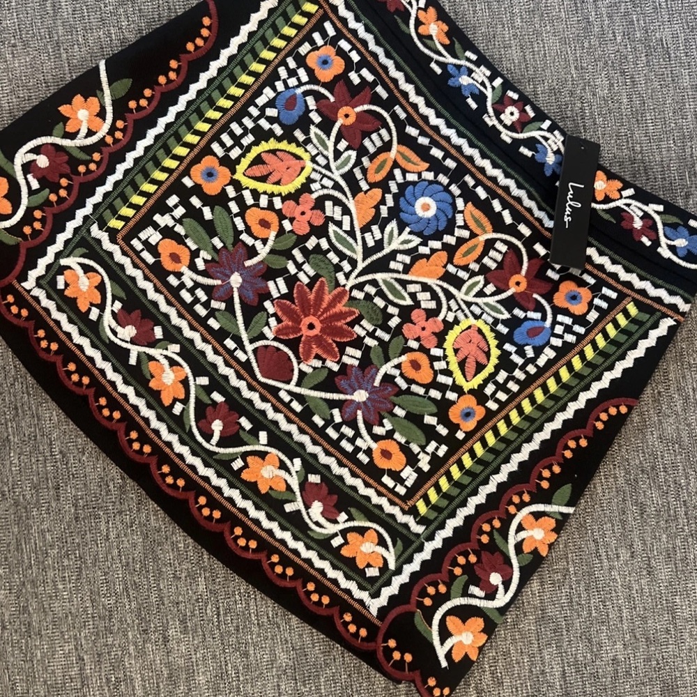Lulus Skirt Womens Medium Black Embroidered Short Boho Colorful NEW w/ Tags